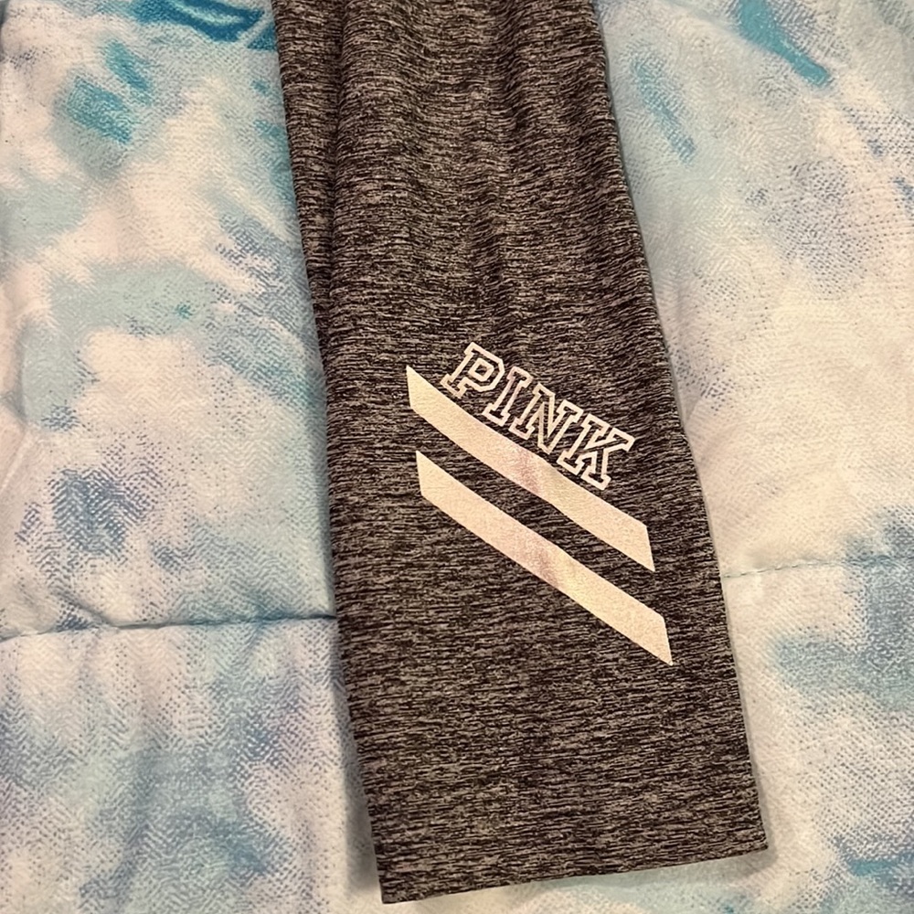 Pink Victoria’s Secret yoga pants - Picture 4 of 6
